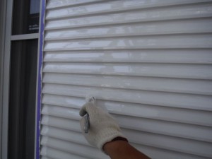 2015.07.16Ｉ様邸④雨戸 中塗り施工中