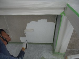 2015.07.16Ｉ様邸②軒天下塗り施工中